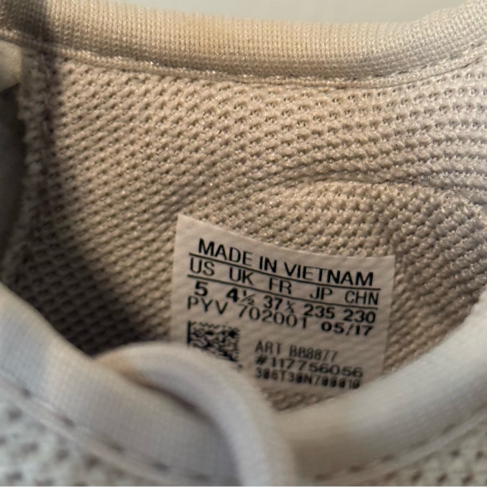 Adidas Cream and Gray Knit Lace-Up Sneakers Size 5 in Youth - Picture 5 of 7